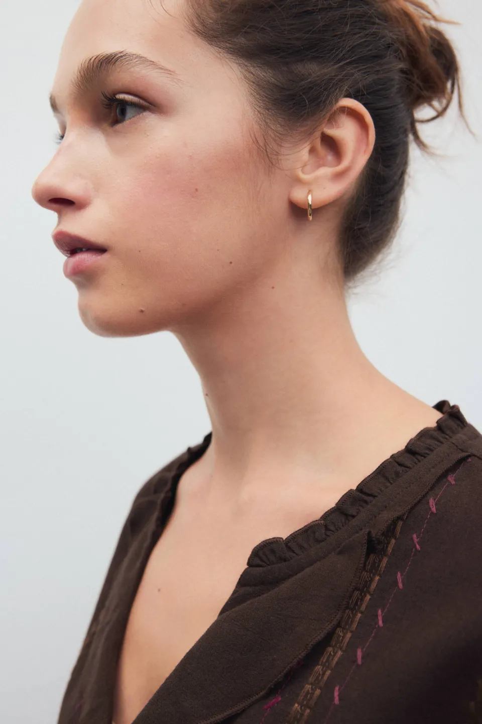 Mango blouse met ruches donkerbruin, foto 6