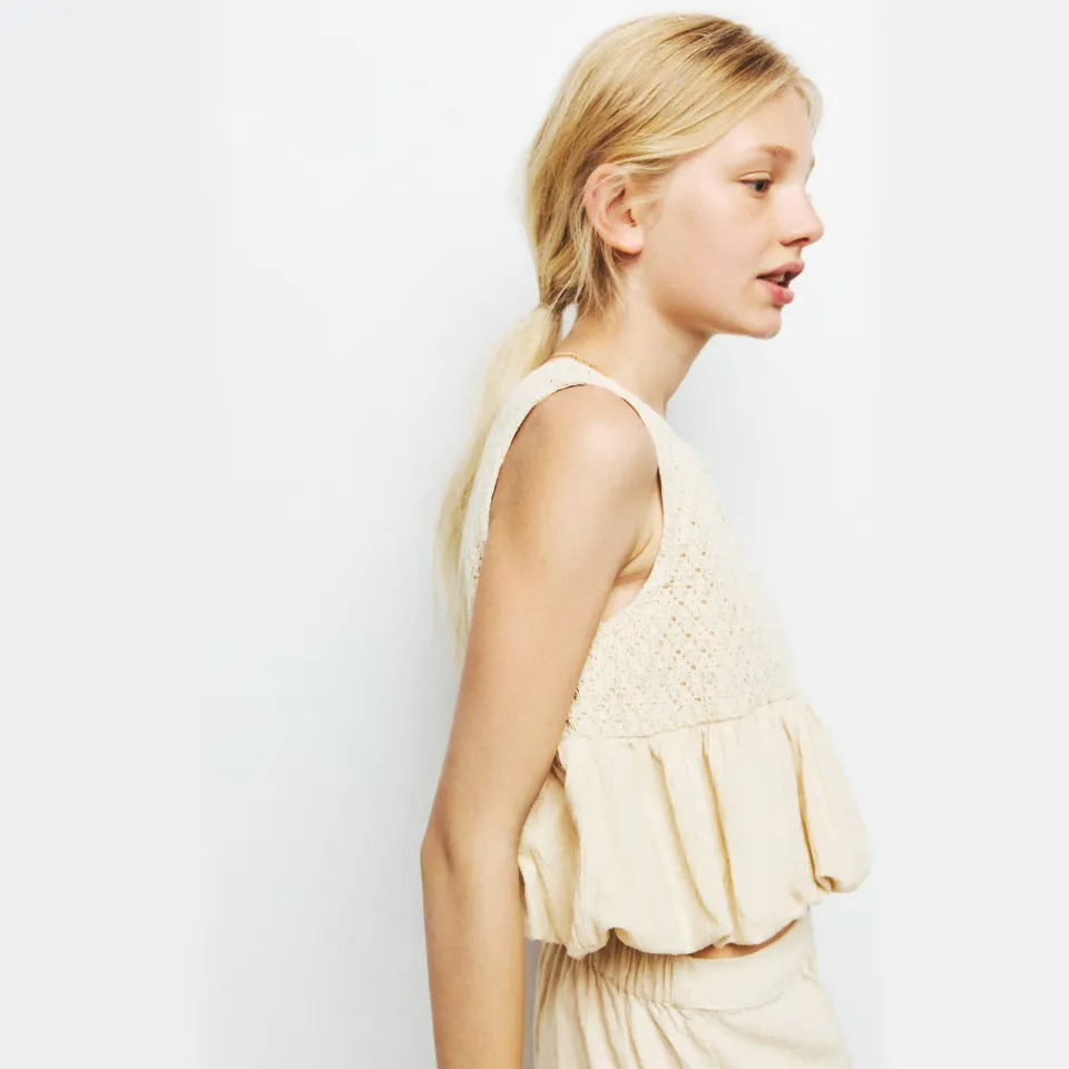 Mango Kids cropped gehaakte top lichtbeige, foto 4