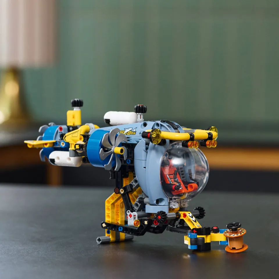 Lego Technic Onderzeeër voor diepzeeonderzoek 42201, foto 6