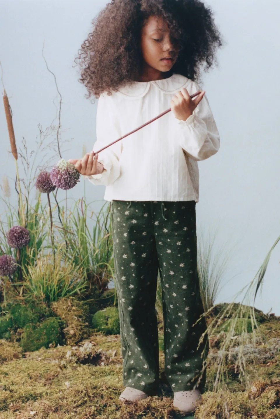 Mango Kids gebloemde corduroy broek donkergroen, foto 4