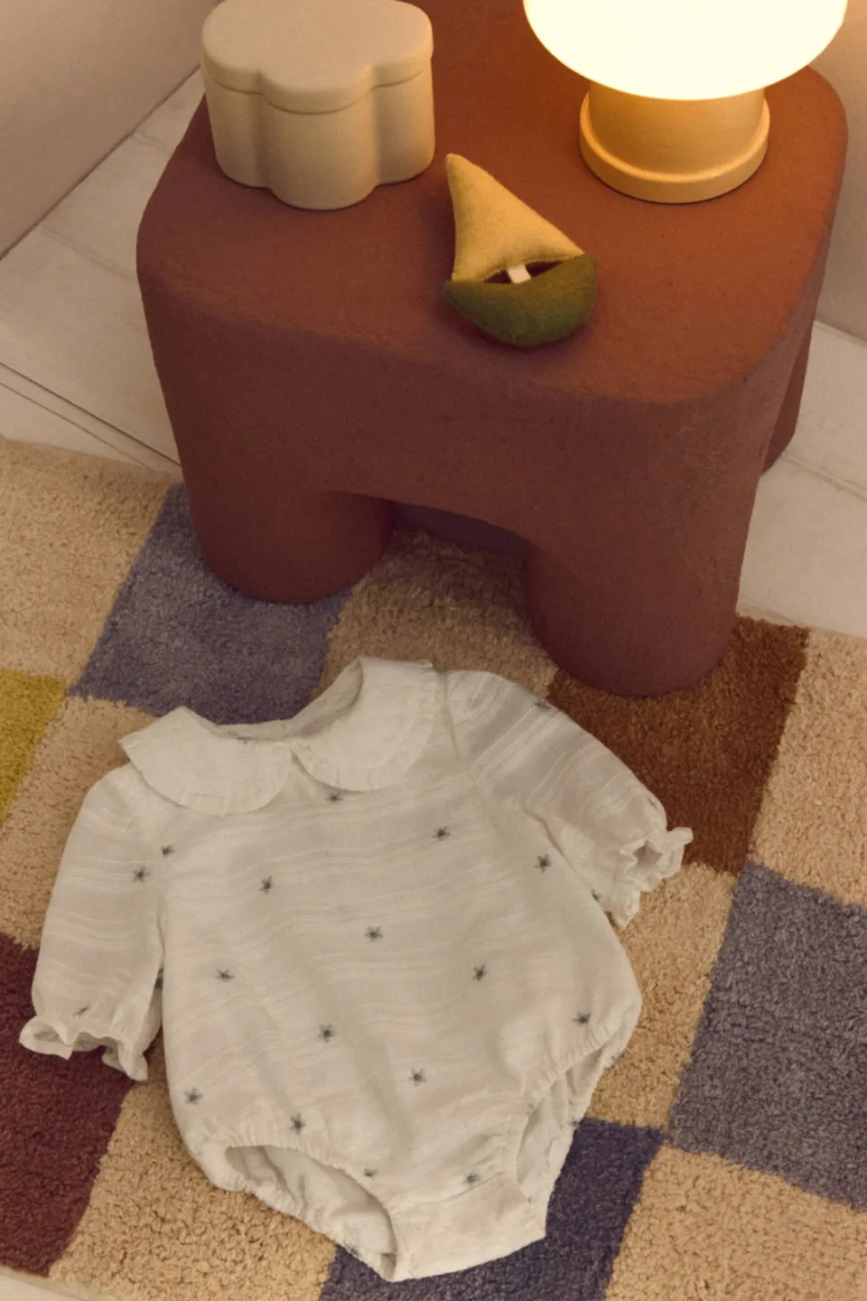 Mango Kids katoenen romper met borduursels en sterren - ecru/lichtblauw, foto 3