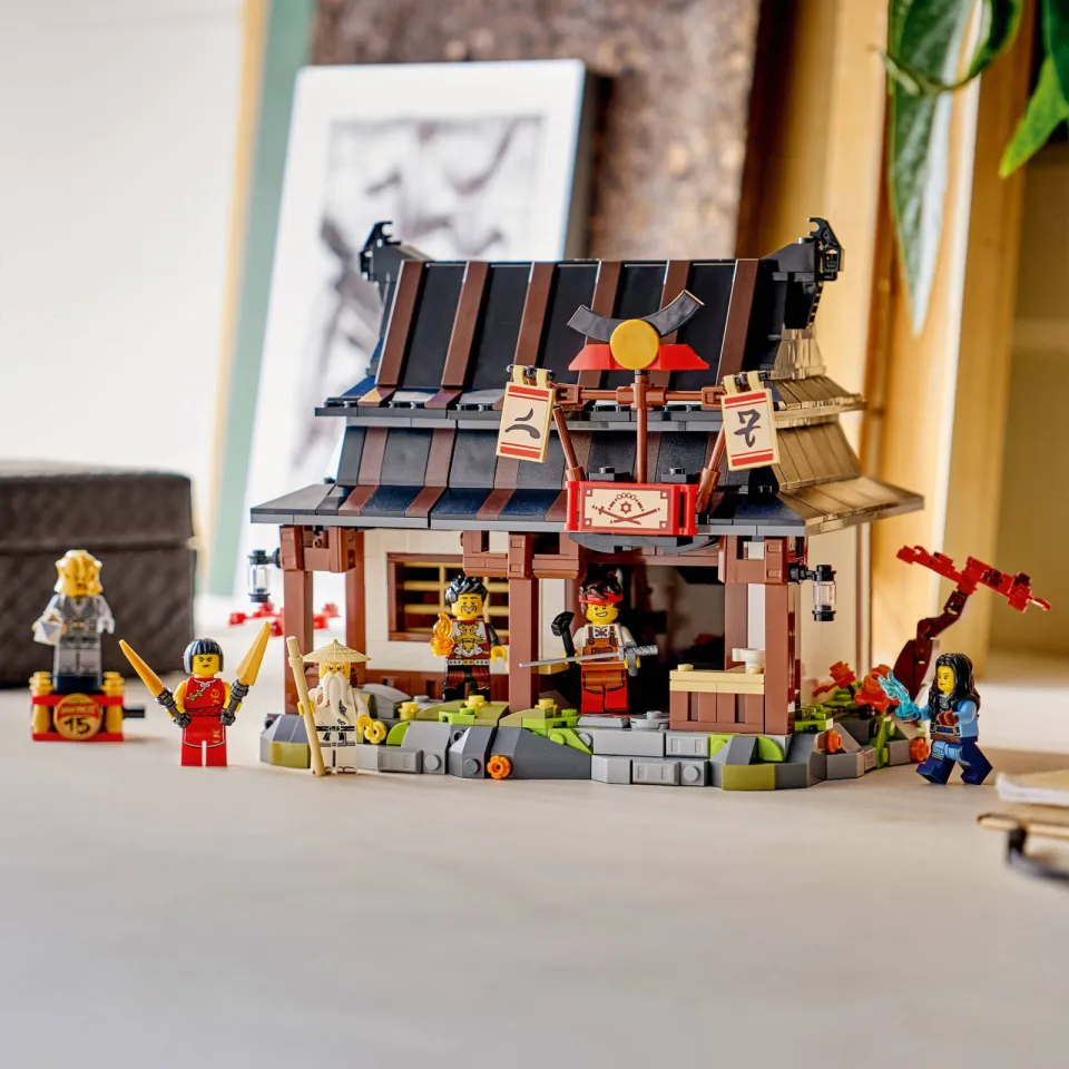 Lego Ninjago 15-jarig jubileum: Smederij De Vier Wapens 71858, foto 4