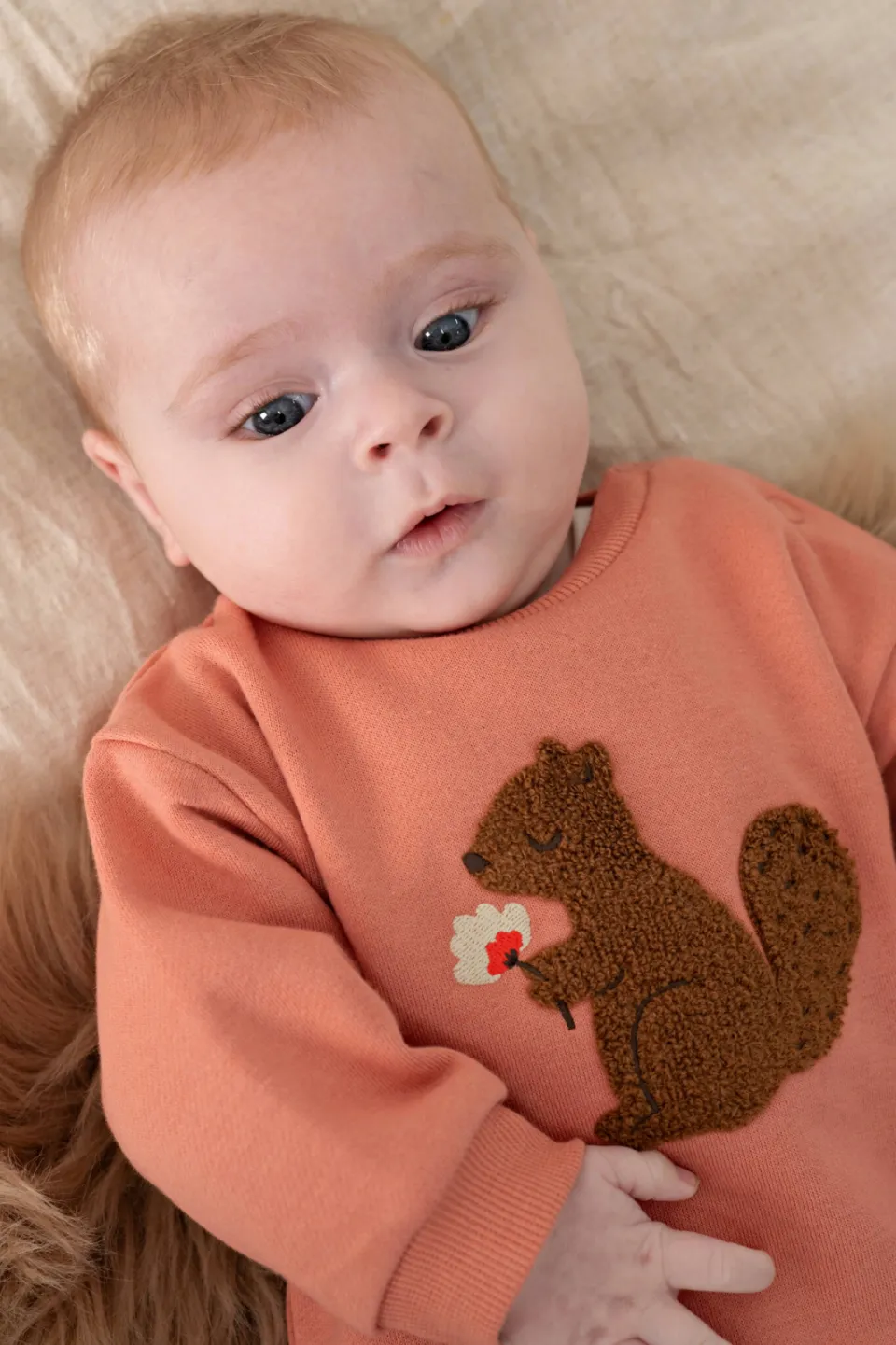 Feetje sweater Forest Garden - zalm