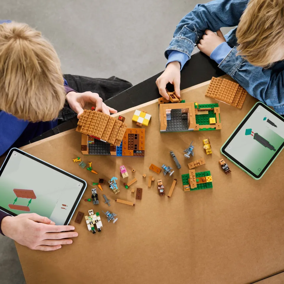 Lego Minecraft Oproeper dorpsaanval 21596, foto 4