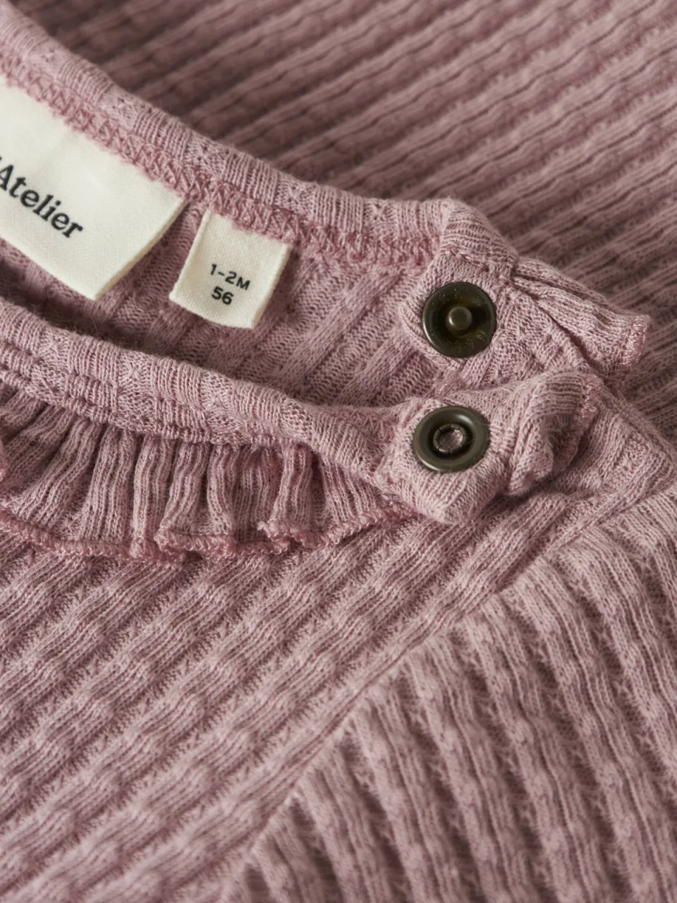 Lil' Atelier BABY katoenen romper met ruches - lichtroze Effen, foto 4