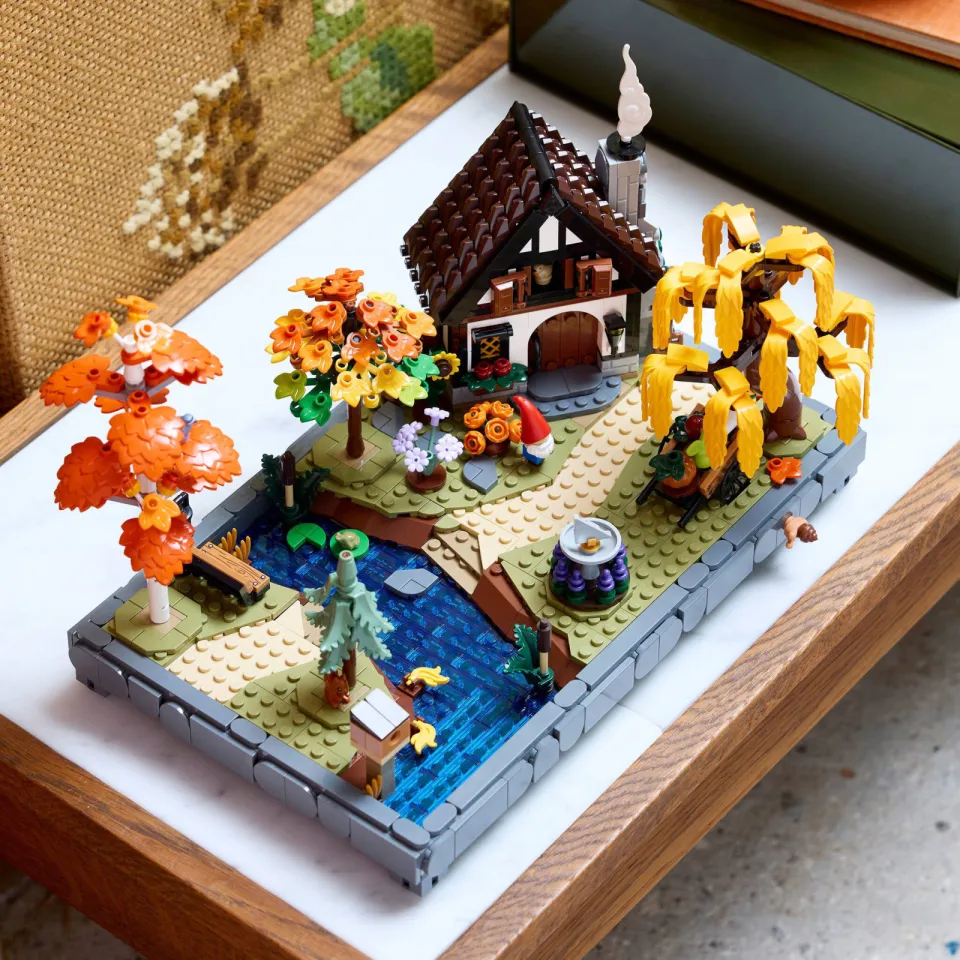 Lego Icons Herfsttuin met Cottage Herfstdecoratie Bouwpakket 11372, foto 4