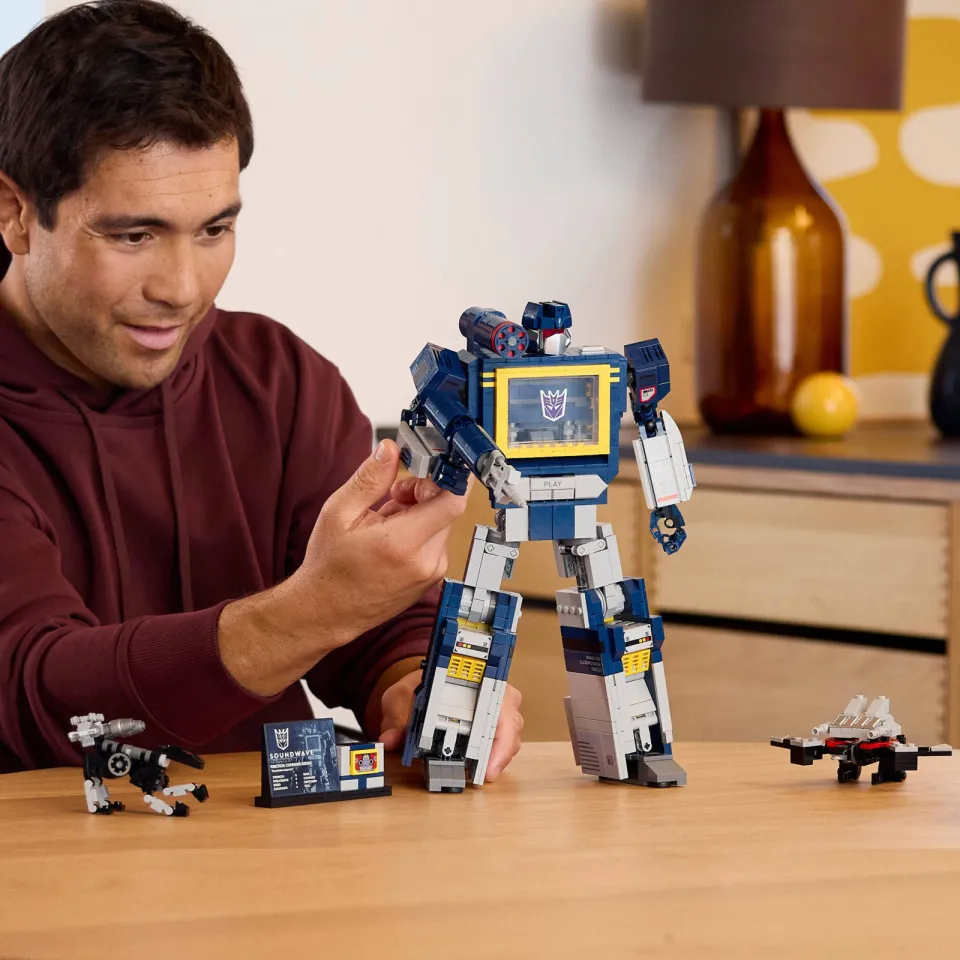 Lego Icons Transformers: Soundwave 10358, foto 6