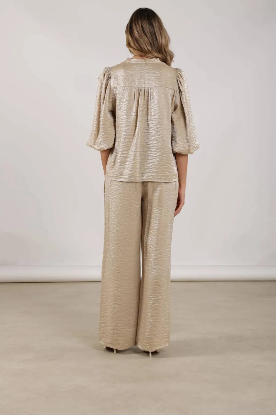 NUKUS satijnen straight high waist broek zand, foto 5