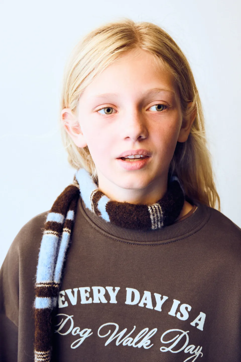 Mango Kids katoenen sweater met tekst - bruin, foto 5