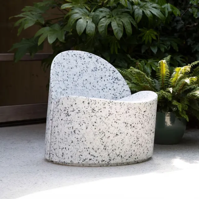 Zuiver Bloom outdoor fauteuil wit terrazzo, foto 2