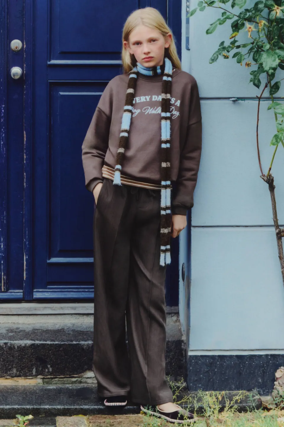 Mango Kids katoenen sweater met tekst - bruin, foto 4