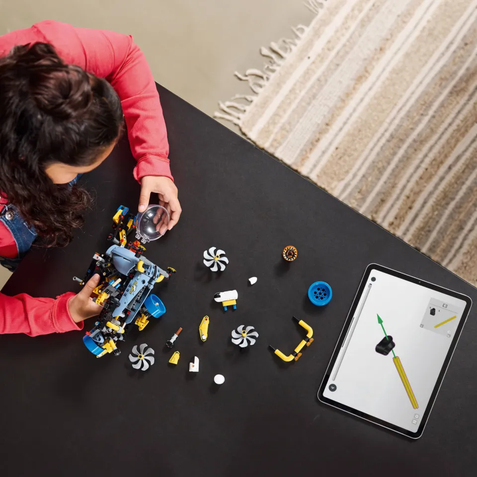 Lego Technic Onderzeeër voor diepzeeonderzoek 42201, foto 7