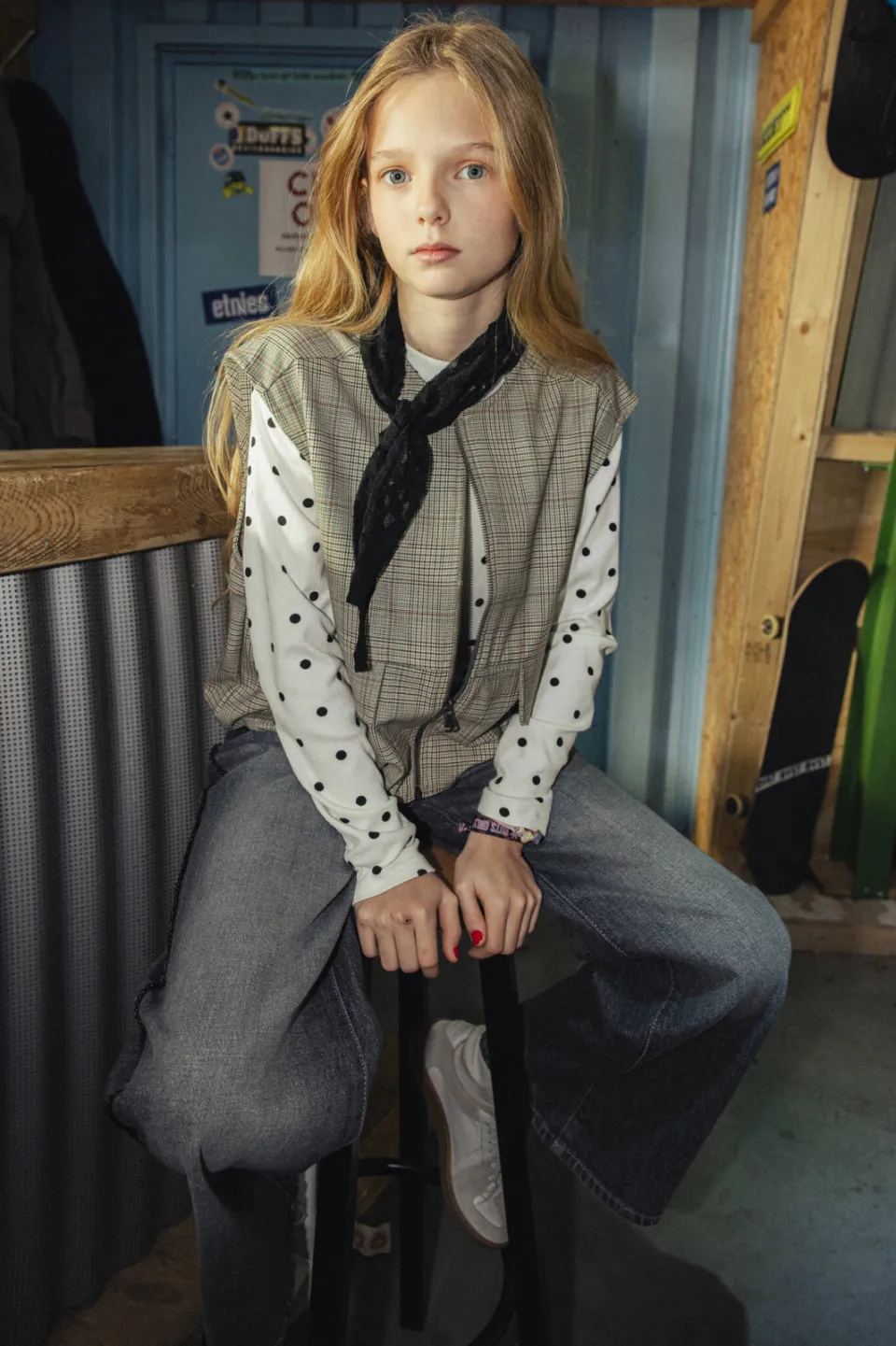 Indian Blue Jeans aansluitende longsleeve met stippen wit, foto 5