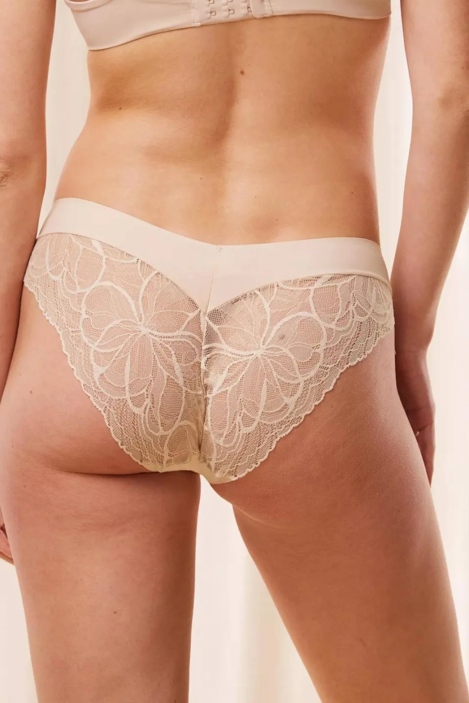 Triumph Body Make-Up Illusion Lace slip beige, foto 5
