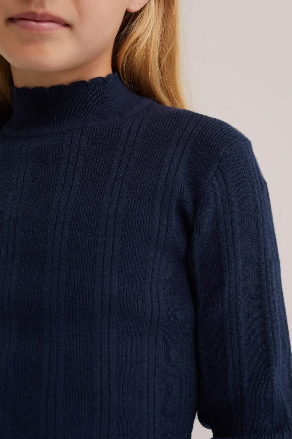 WE Fashion longsleeve donkerblauw opstaande kraag, foto 5