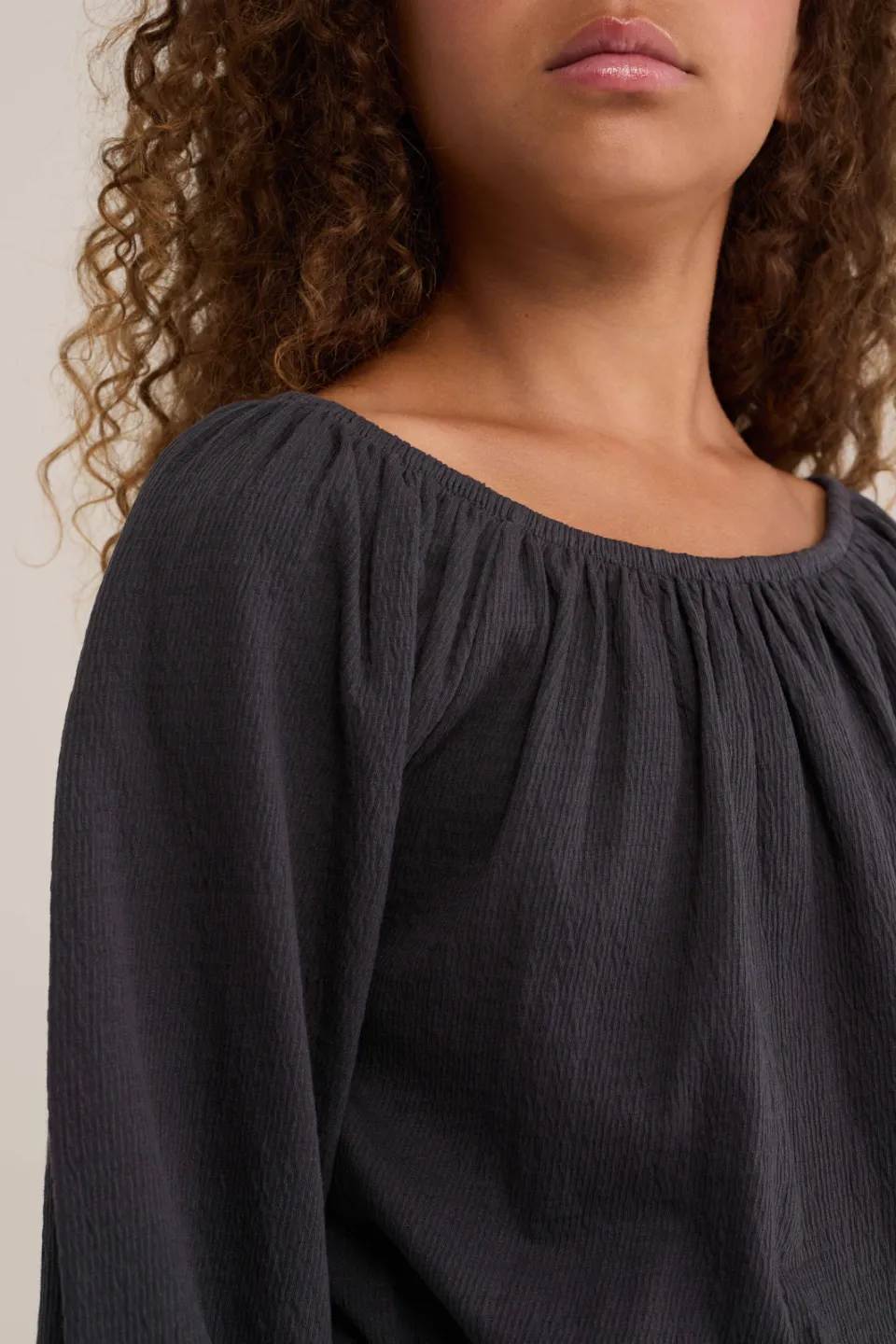 WE Fashion cropped off shoulder top zwart, foto 5
