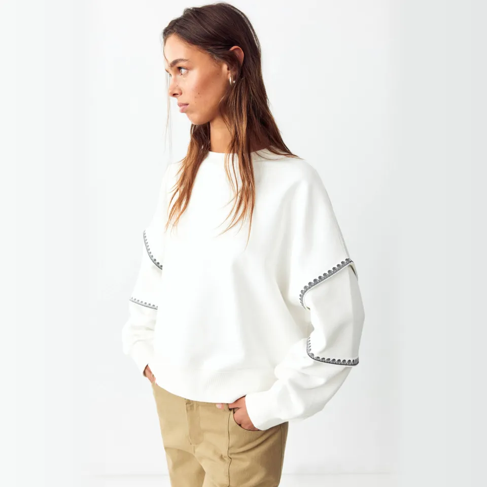 Mango TEEN sweater met borduursels - naturel wit/blauw, foto 3