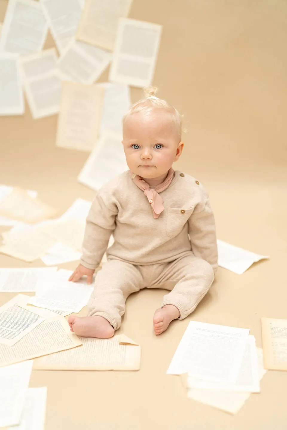 A Tiny Story katoenen babybroek beige
