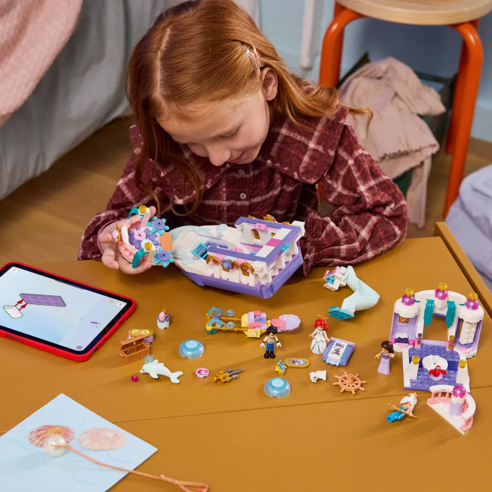 Lego Disney Princess Ariëls koninklijke trouwboot 43299, foto 4
