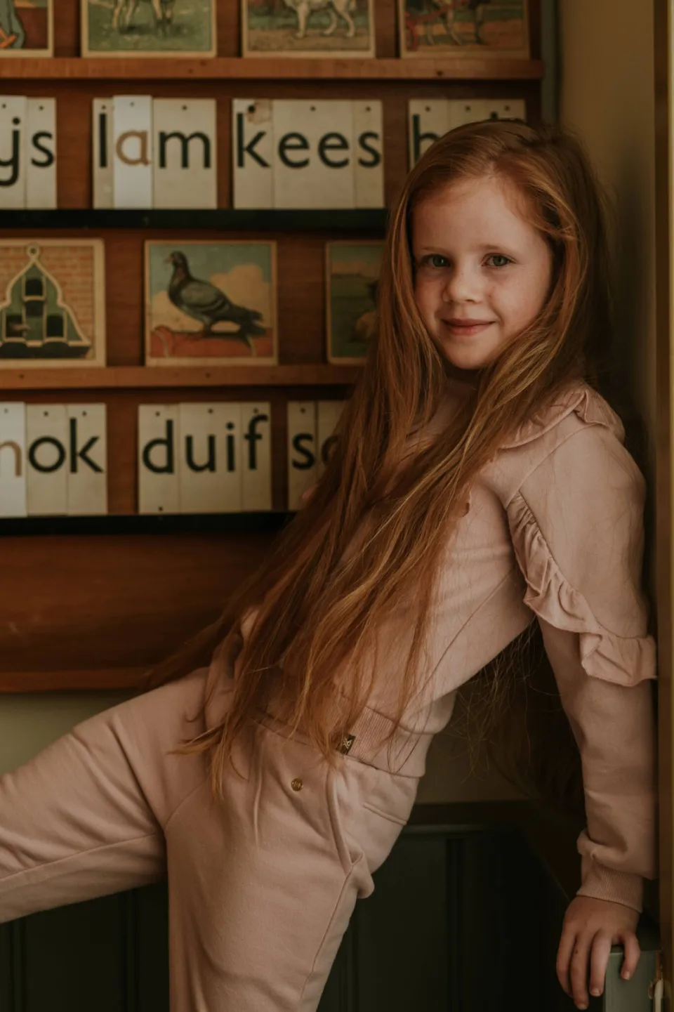 Koko Noko rechtvallende sweater met ruches - roze