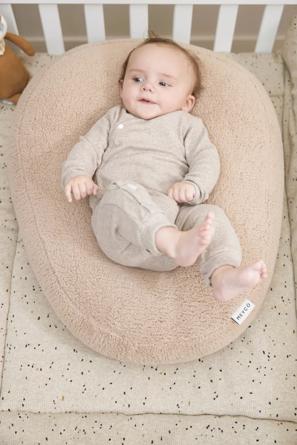 Meyco teddy relaxhoes voor voedingskussen beige, foto 4