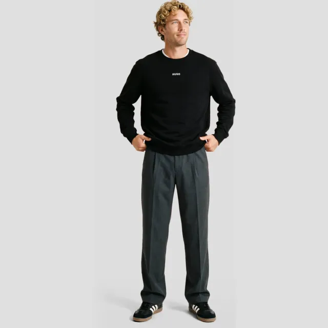 Hugo relaxed fit sweater - zwart