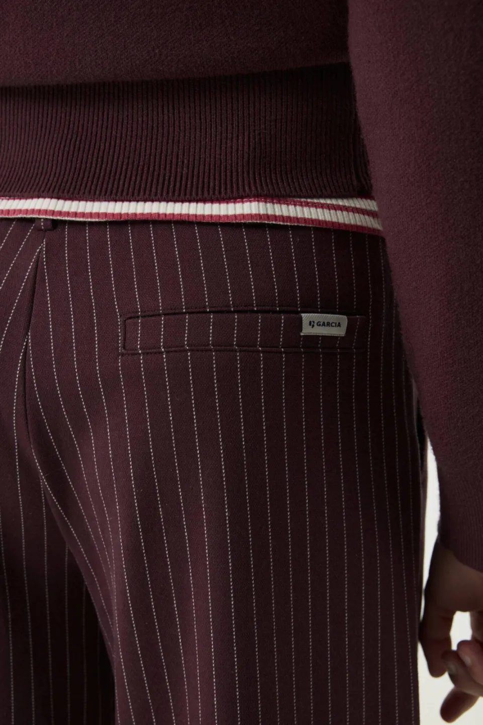 Garcia casual broek met krijtstreep donkerrood, foto 3