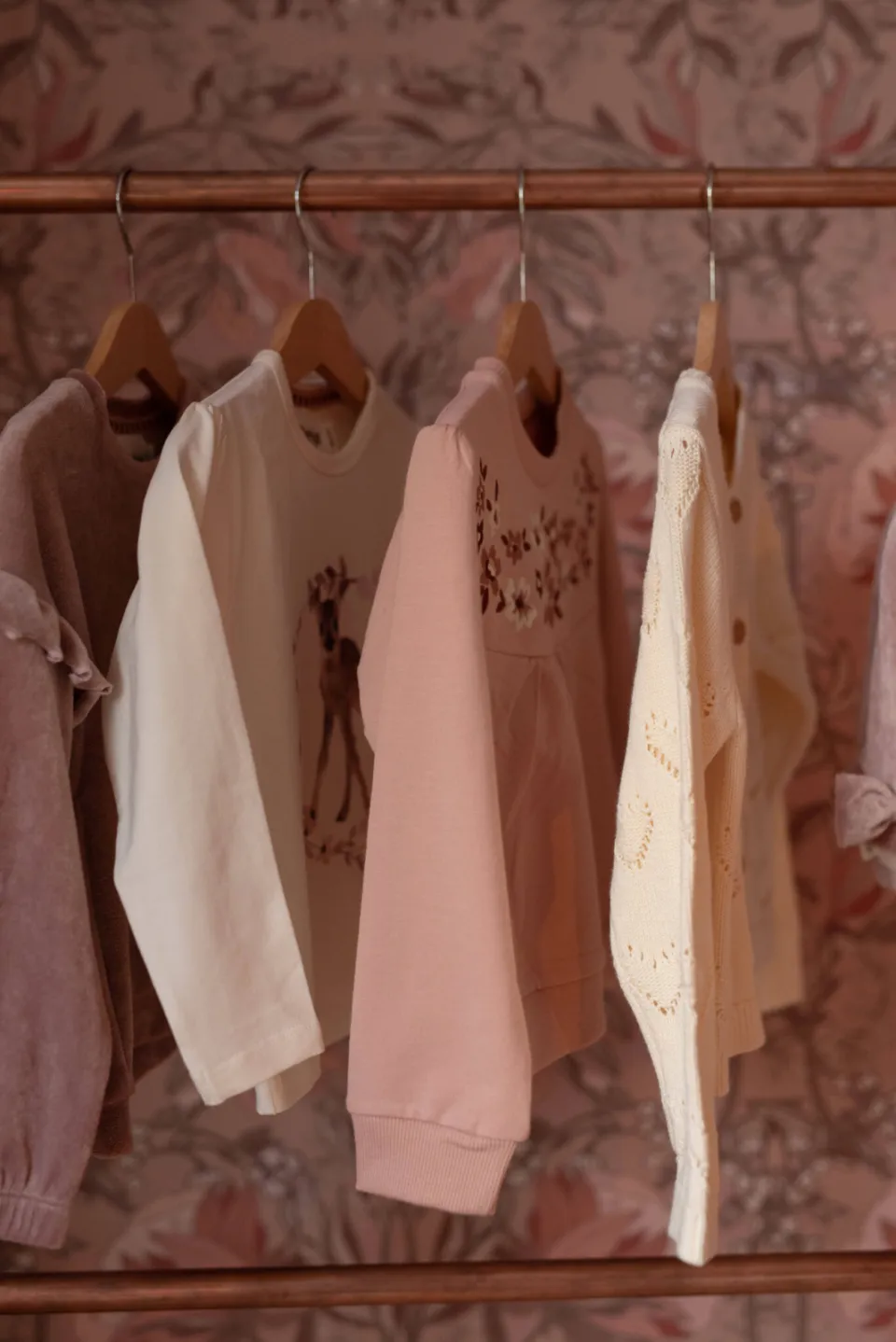 Dirkje rechtvallende sweater met borduursels en print - roze, foto 3