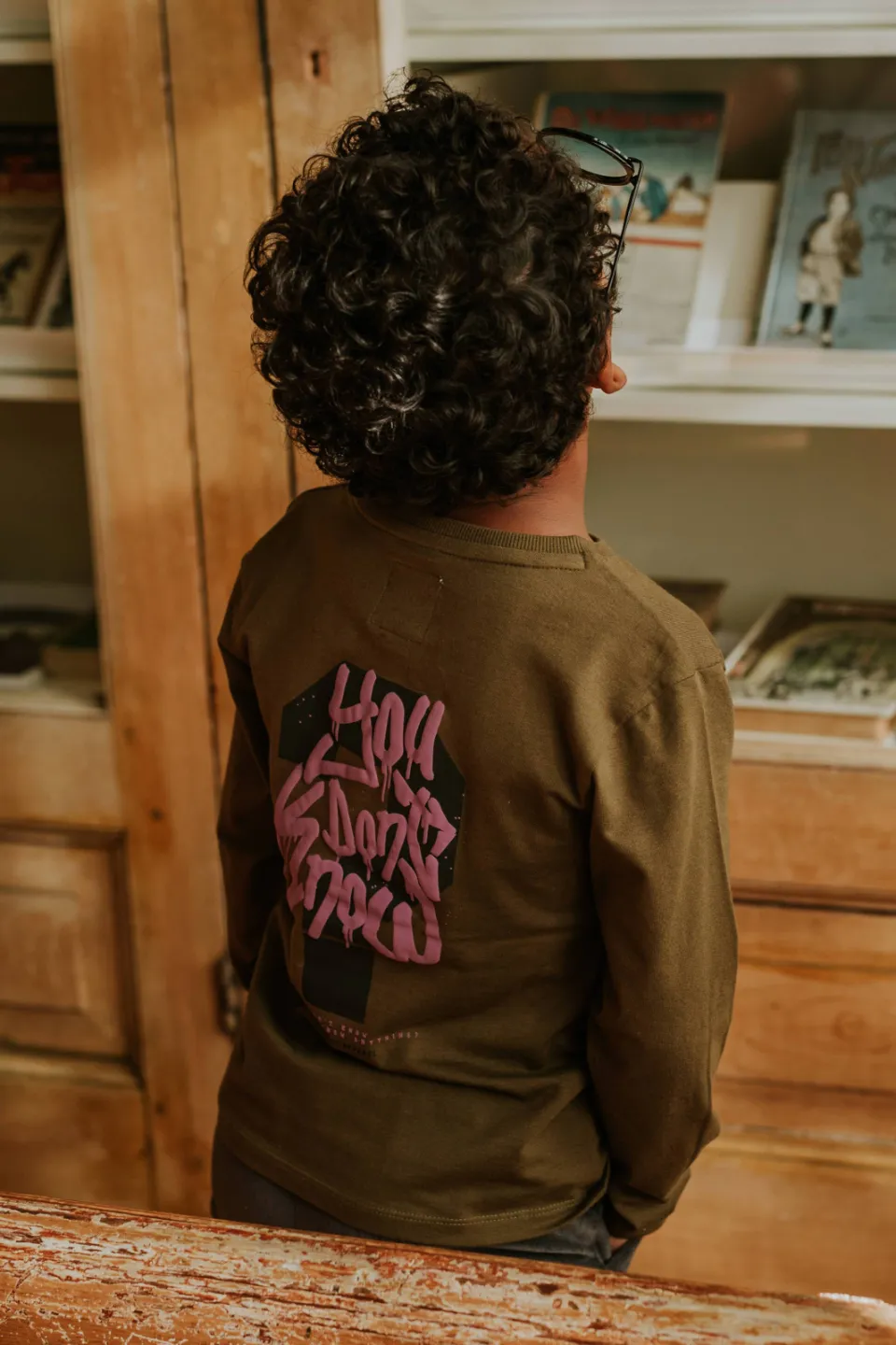 Koko Noko rechtvallende longsleeve olijfgroen, foto 6