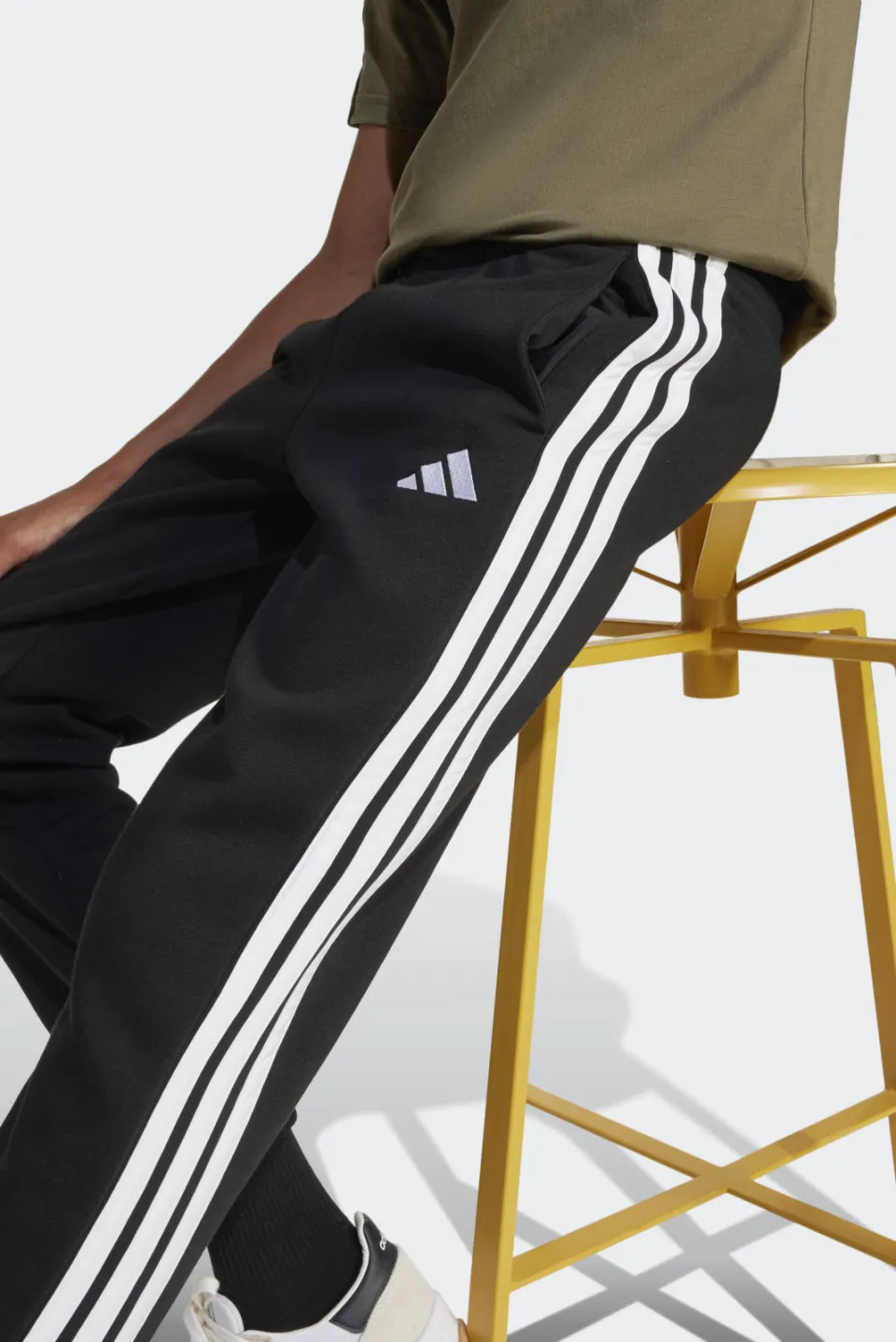 Adidas Essentials 3-stripes joggingbroek zwart, foto 5