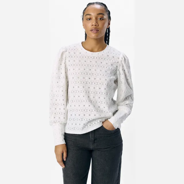 Object top wit broderie
