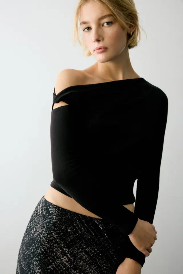 Mango one shoulder top zwart, foto 2