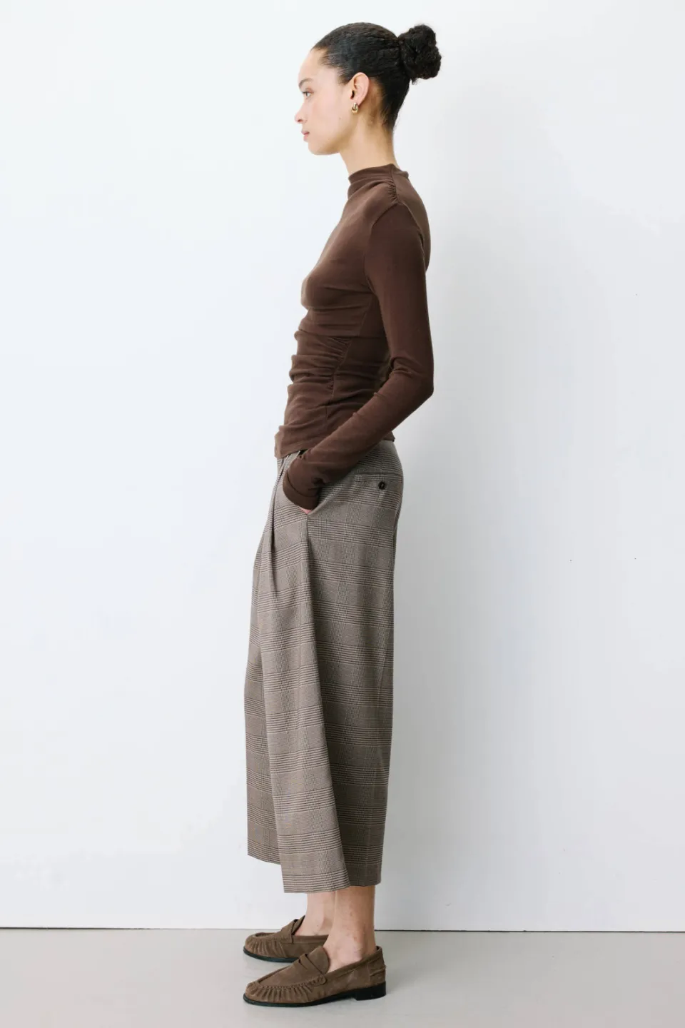 Grace & Mila asymmetrische top bruin, foto 4