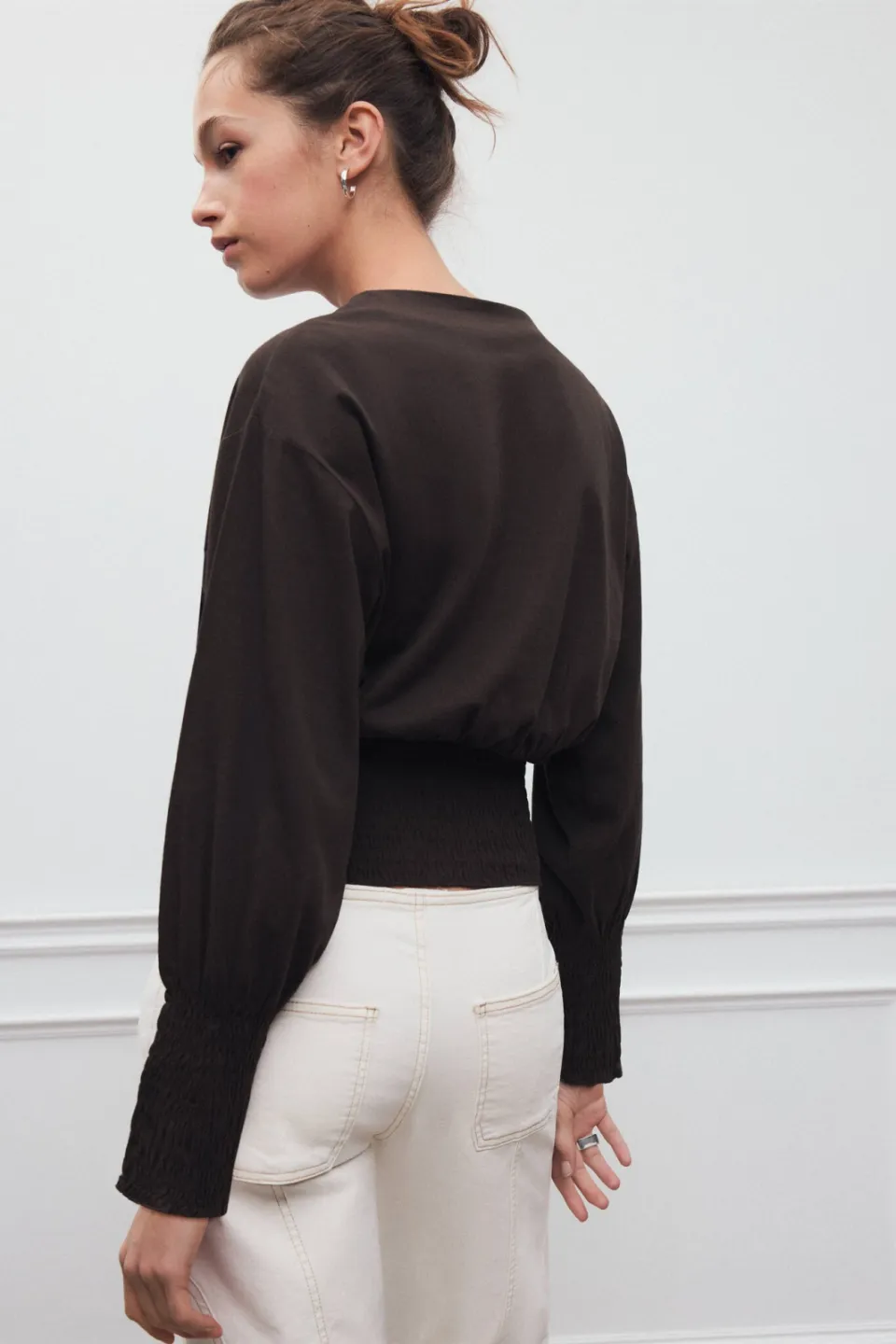 Mango TEEN longsleeve met smockwerk - bruin, foto 4