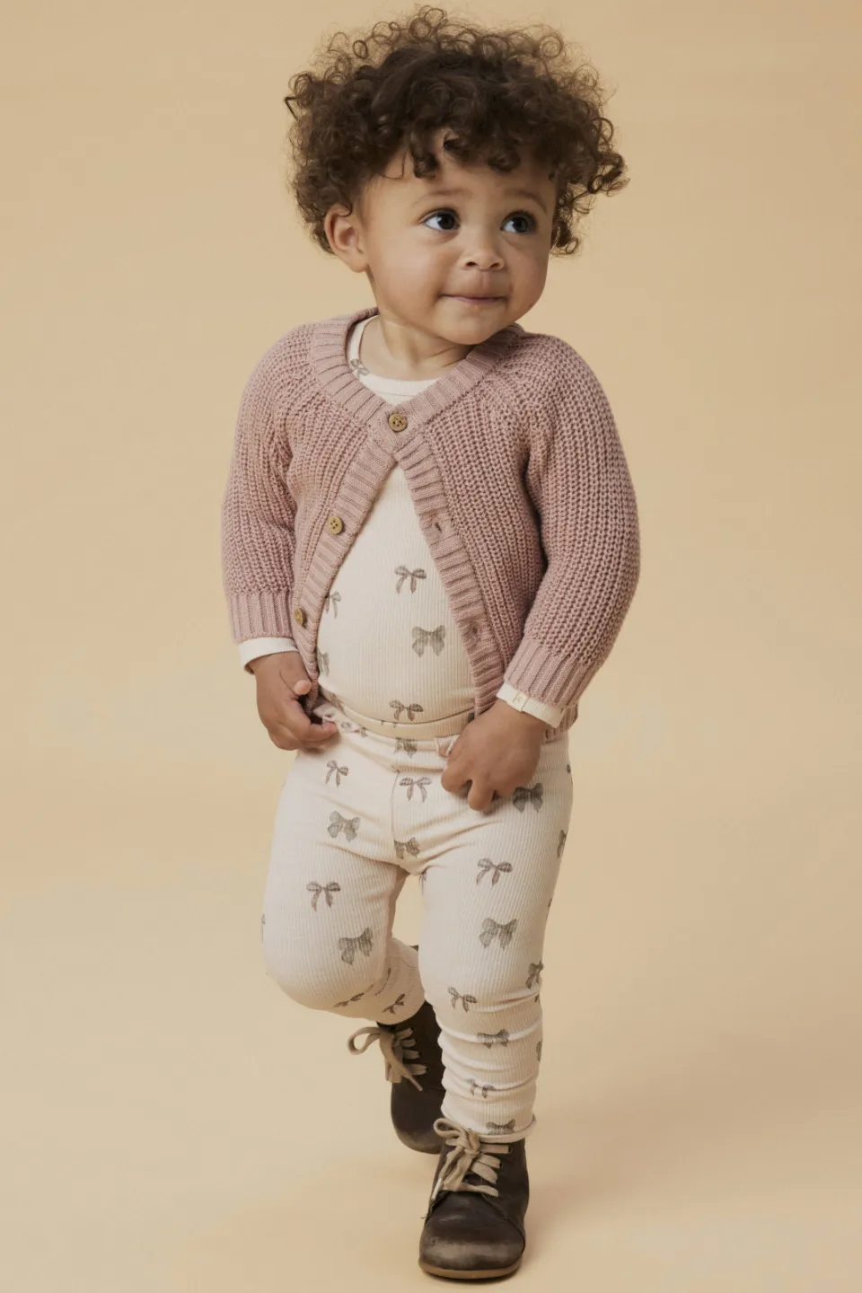 Lil' Atelier baby slim legging crème Lichtroze