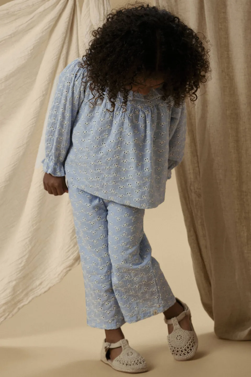 Lil' Atelier MINI straight broek blauw broderie, foto 3