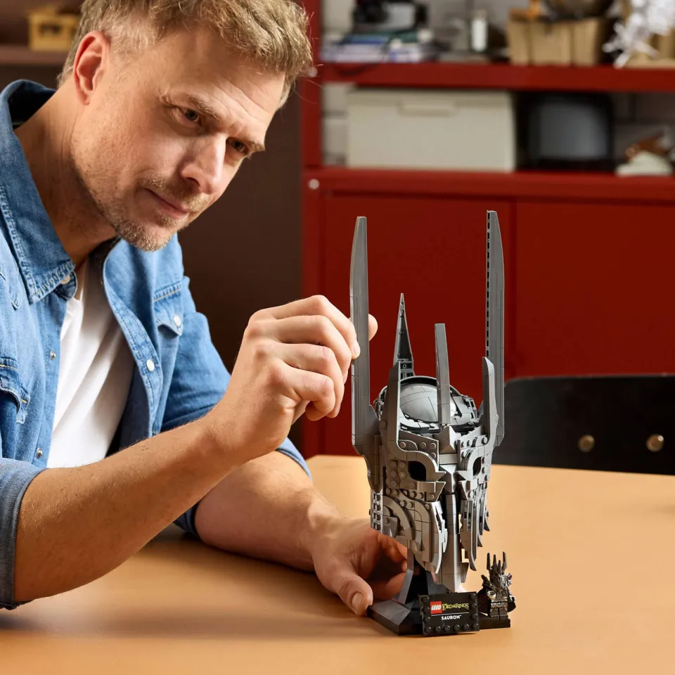 Lego Icons The Lord of the Rings: De Helm van Sauron Bouwpakket 11373, foto 6