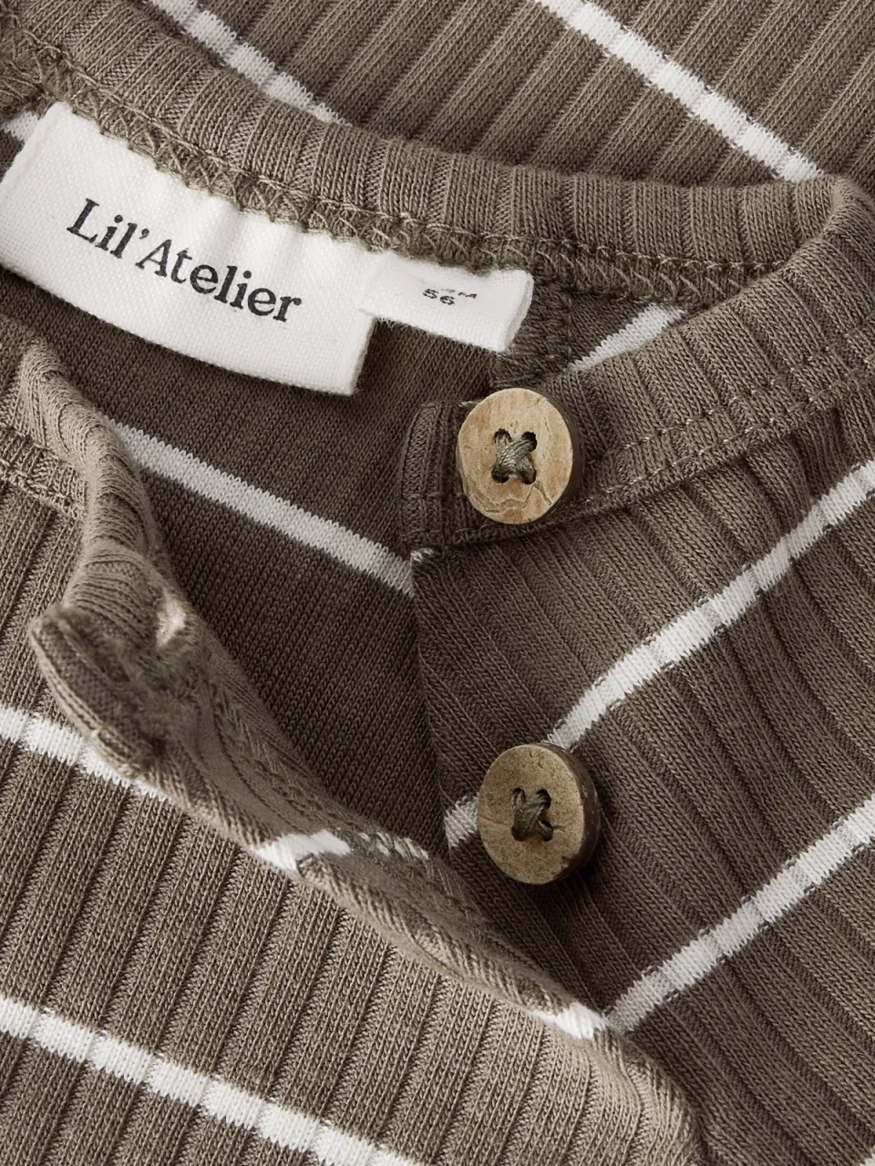 Lil' Atelier Nbmkail rompertje groen gestreept, foto 2