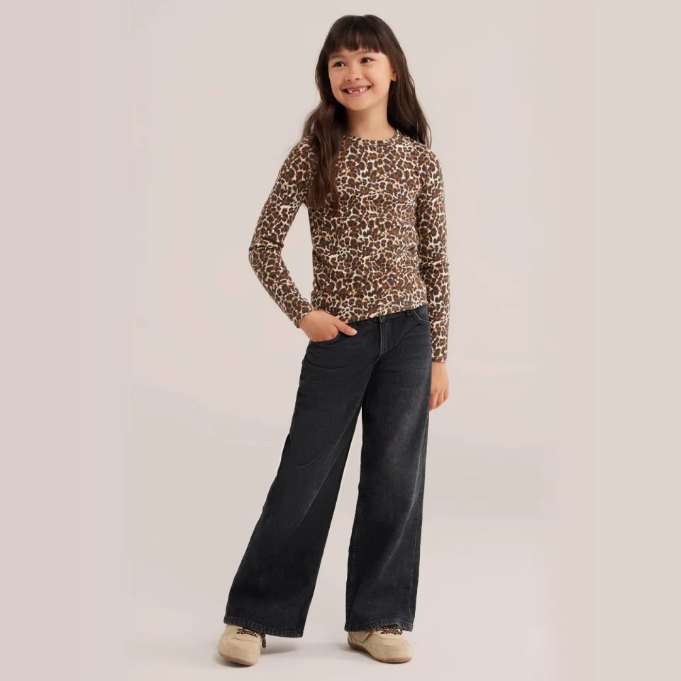 WE Fashion longsleeve met panterprint bruin