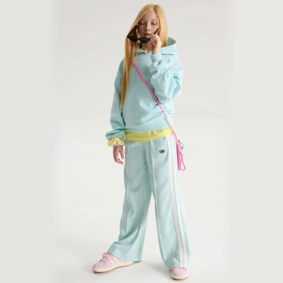 Frankie&Liberty wide leg joggingbroek lichtblauw, foto 4