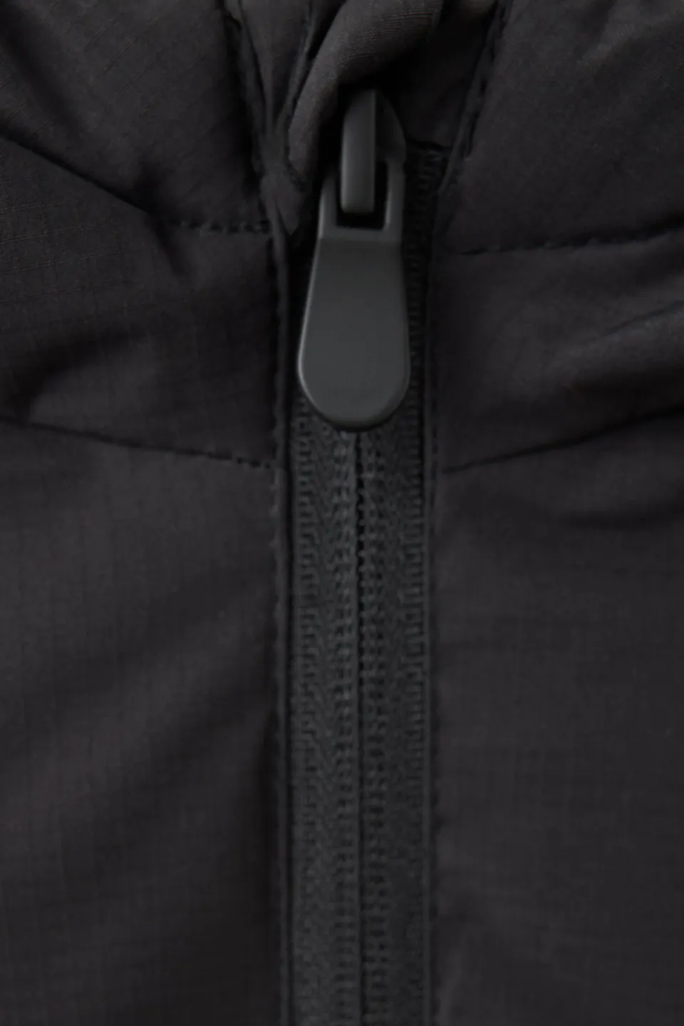 Mango bodywarmer zwart met capuchon, foto 4