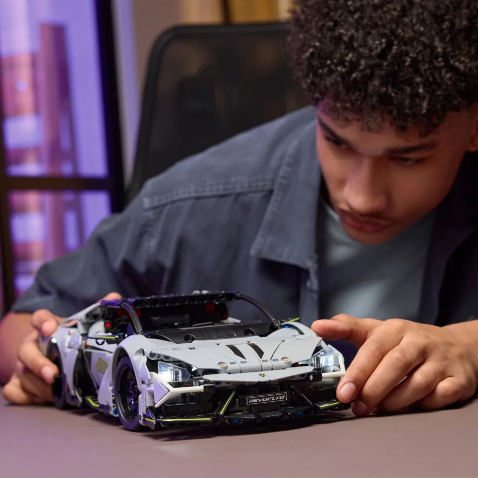 Lego Technic Lamborghini Revuelto supersportwagen 42214, foto 6