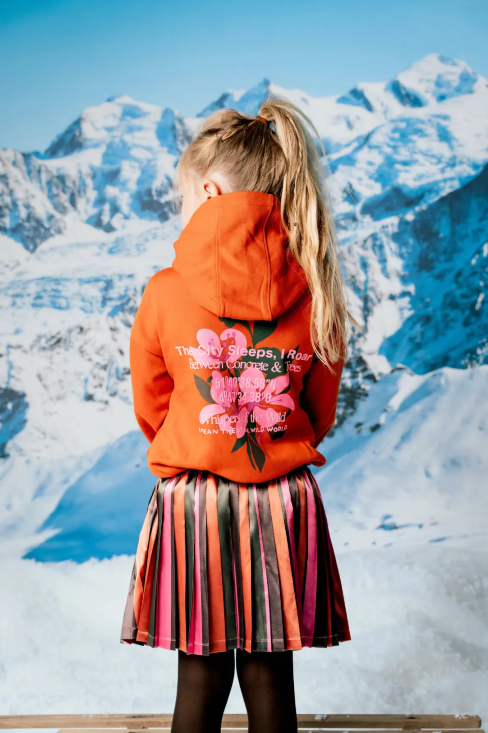 QPI hoodie met backprint - oranje