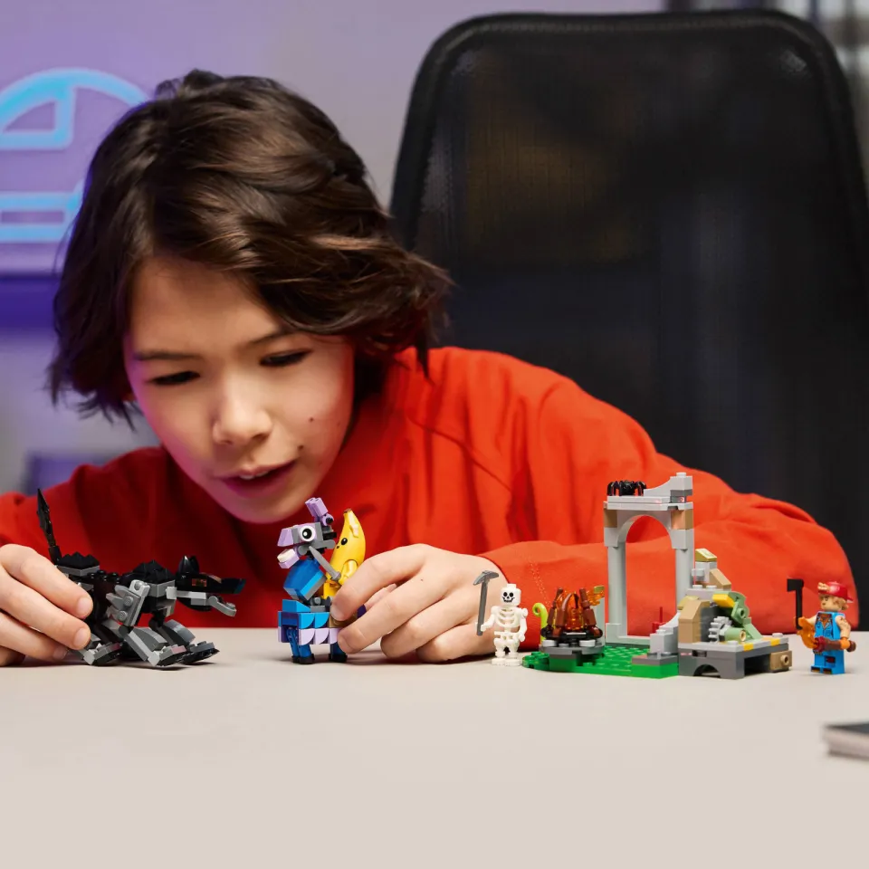 Lego Fortnite Peely en Sparkplugs Kamp Bouwset 77075, foto 6
