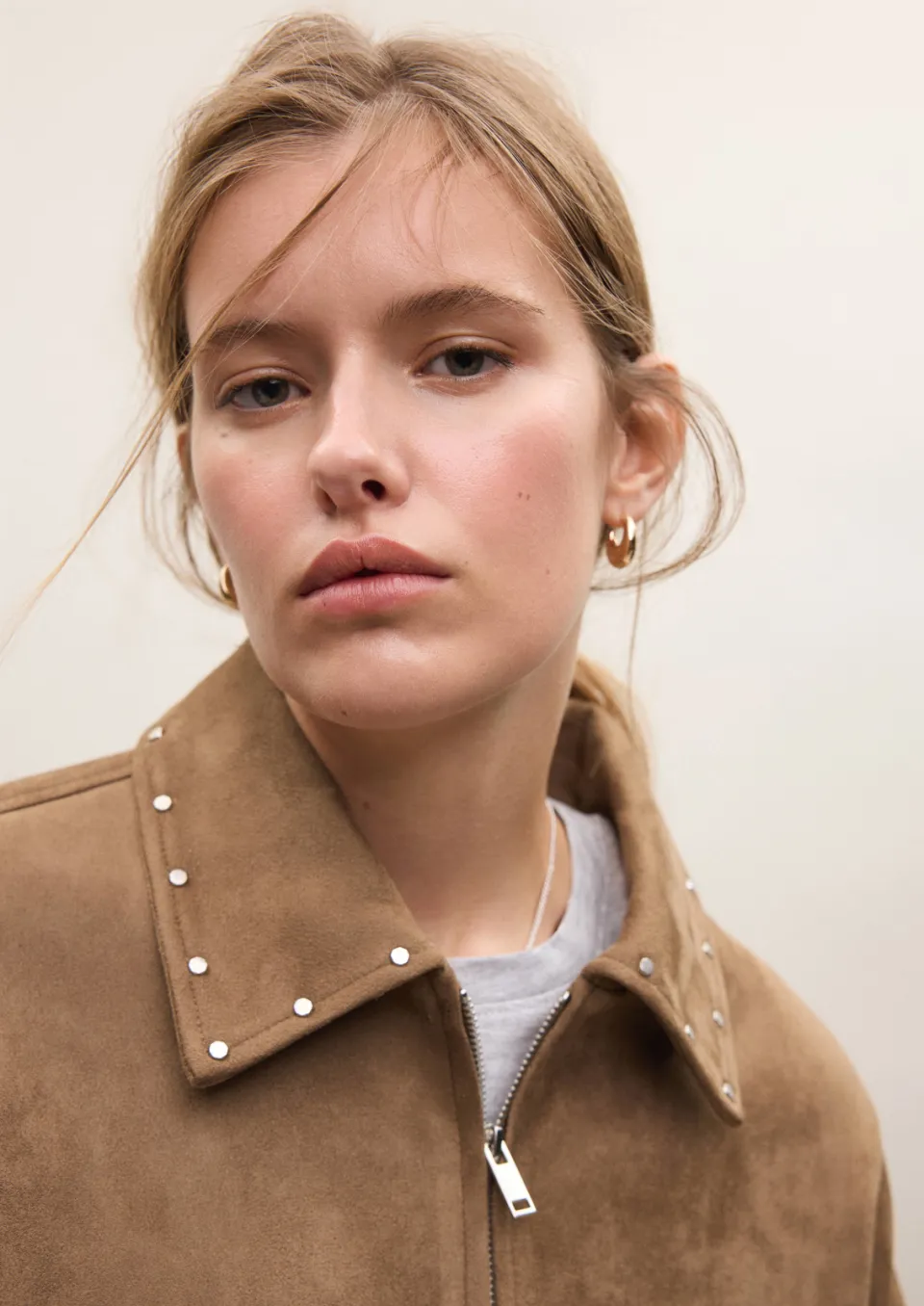 Mango suèdelook jasje met studs middenbruin, foto 6