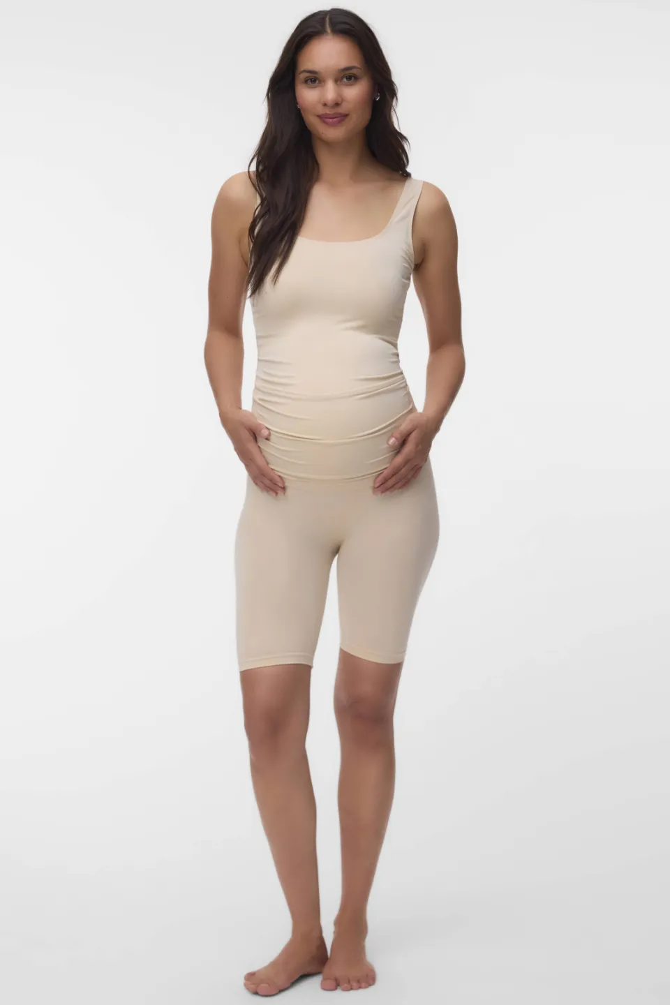 Mamalicious slim high waist zwangerschaps biker short beige, foto 3