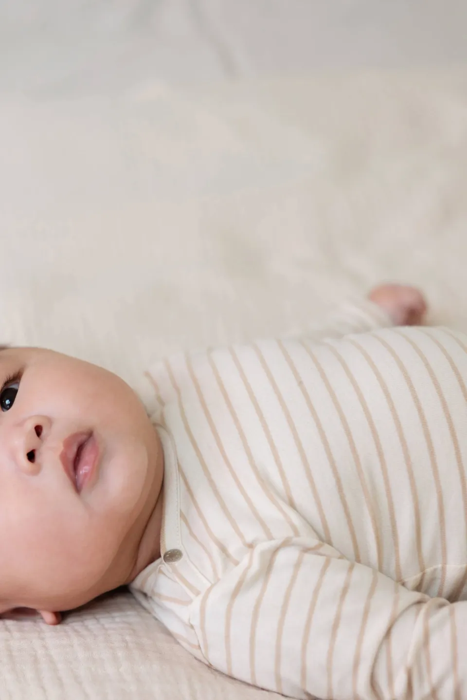 Noppies baby gestreepte longsleeve ecru V-hals, foto 4