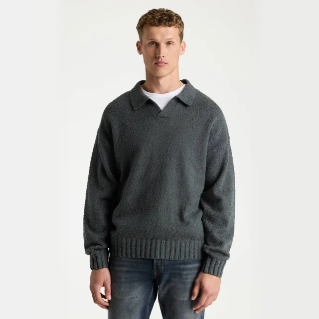 CHASIN' bouclé relaxed fit gebreide trui - grijs