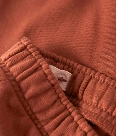 Lil' Atelier Mini bootcut babybroek bruin, foto 2
