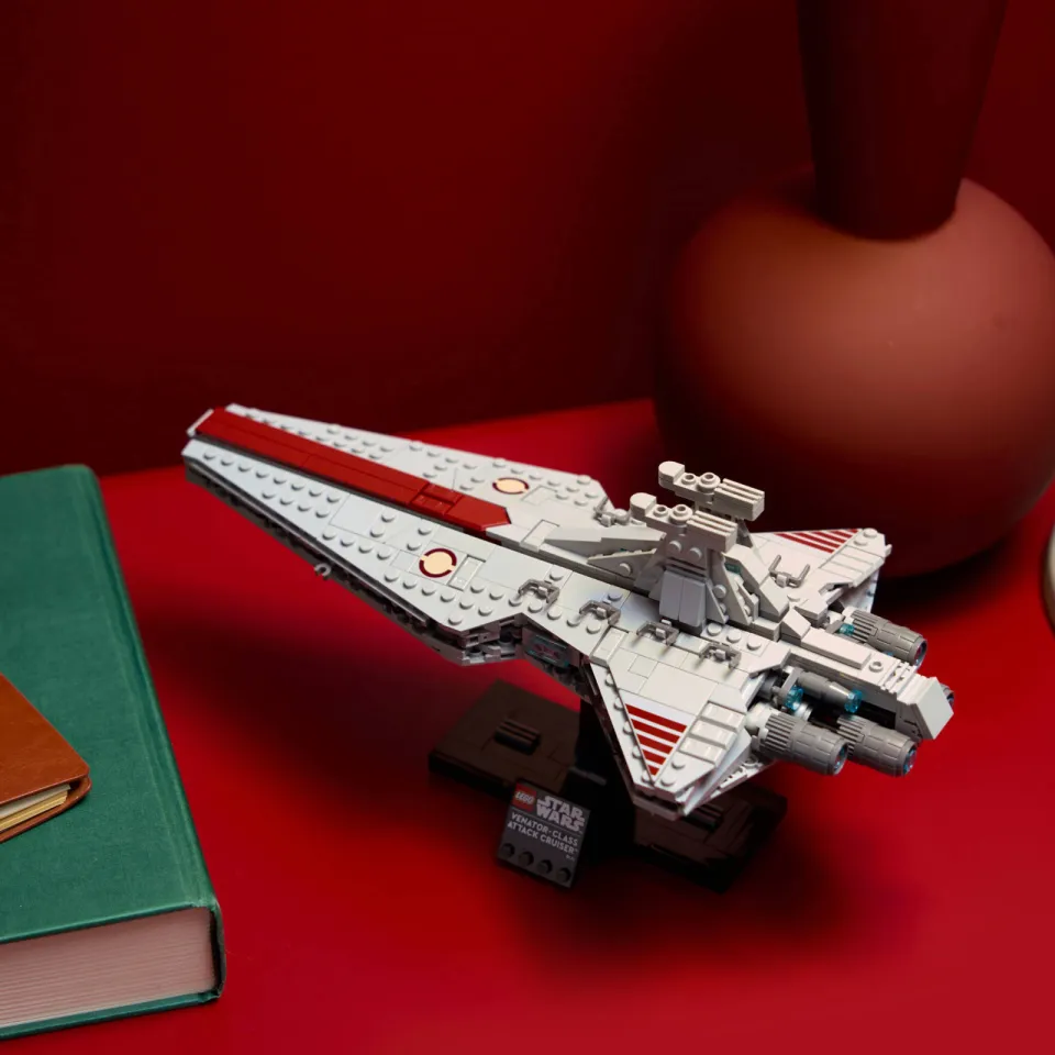 Lego Star Wars Venator-Class Attack Cruiser Bouwpakket voor Volwassenen 75441, foto 4